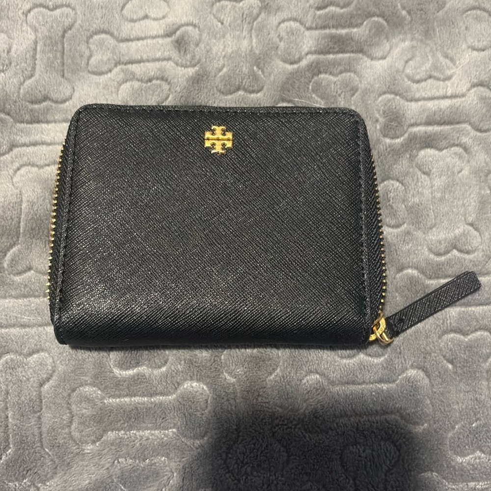 Tory Burch Small Zip Around Leather wallet